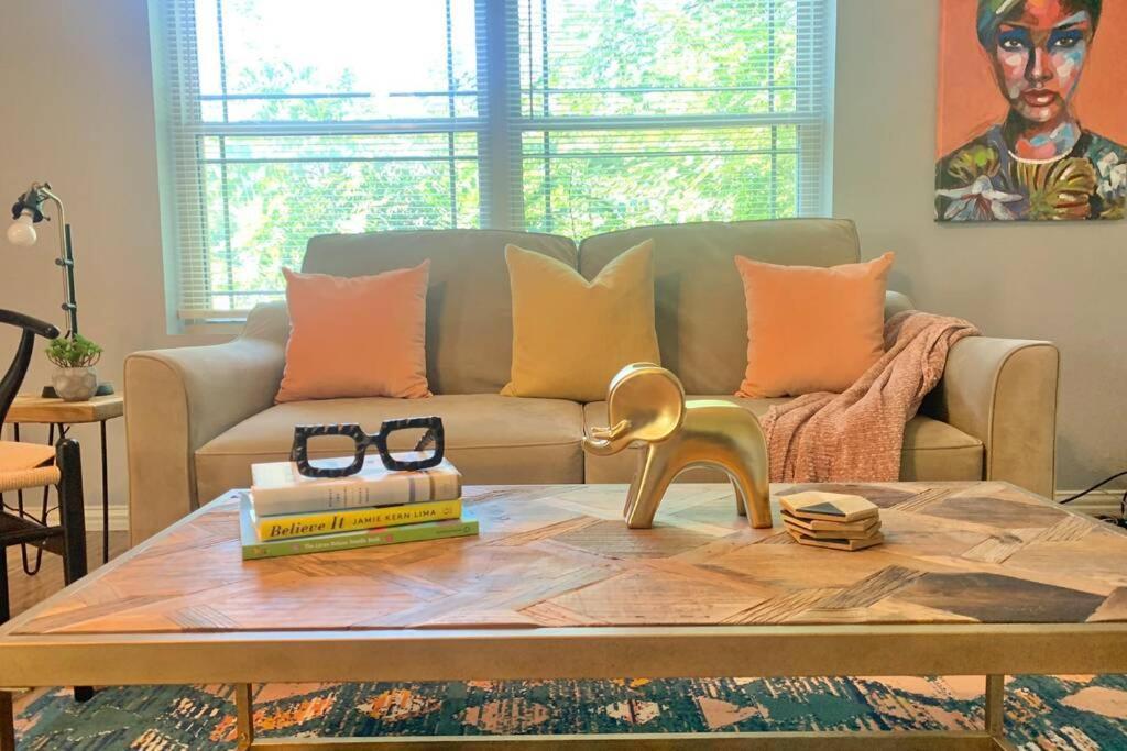 **Min Frm Dwntwn Fort Worth*Modern*Cozy*Townhome** Екстериор снимка