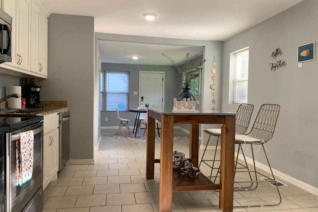 **Min Frm Dwntwn Fort Worth*Modern*Cozy*Townhome** Екстериор снимка