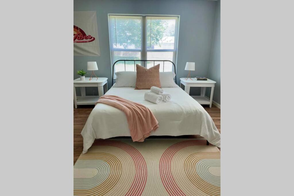 **Min Frm Dwntwn Fort Worth*Modern*Cozy*Townhome** Екстериор снимка