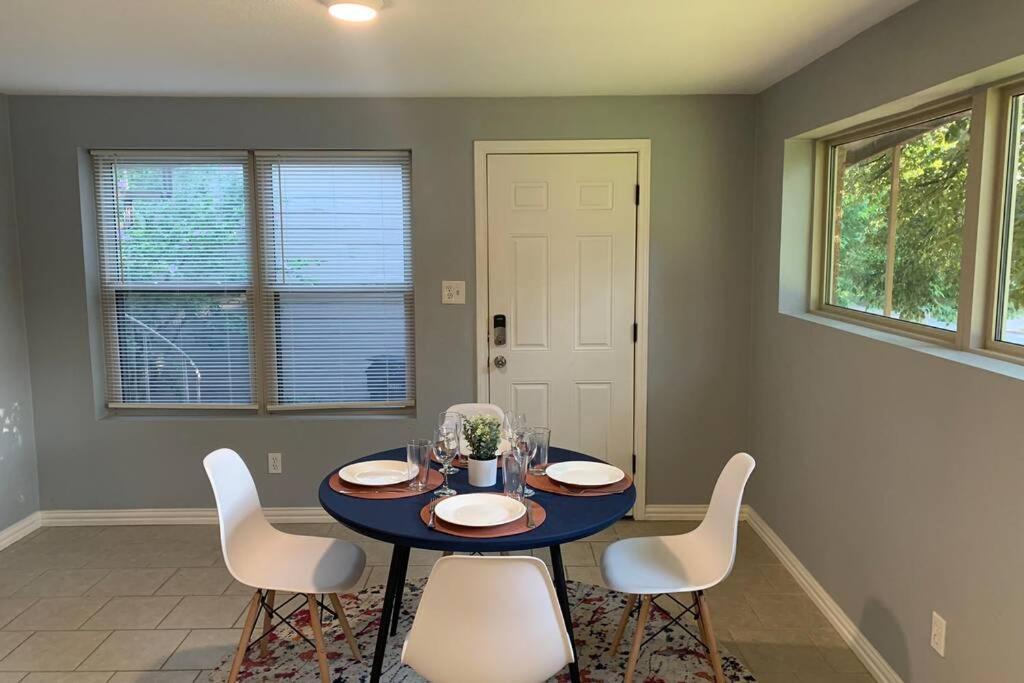 **Min Frm Dwntwn Fort Worth*Modern*Cozy*Townhome** Екстериор снимка