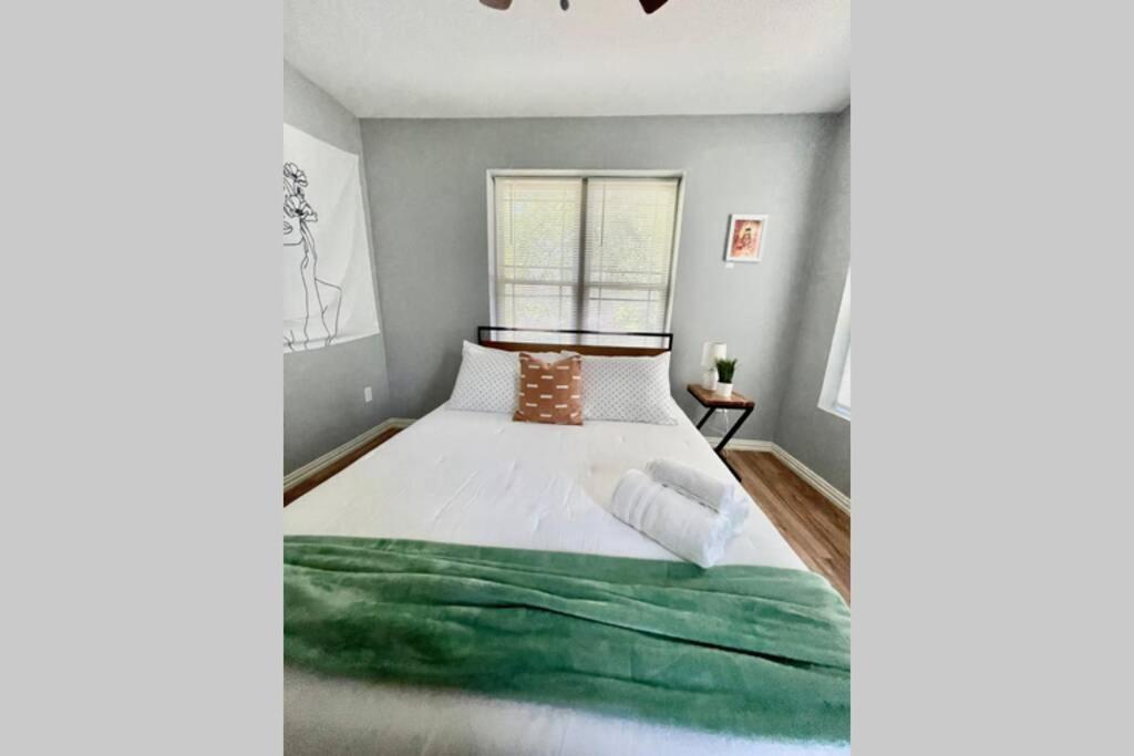 **Min Frm Dwntwn Fort Worth*Modern*Cozy*Townhome** Екстериор снимка