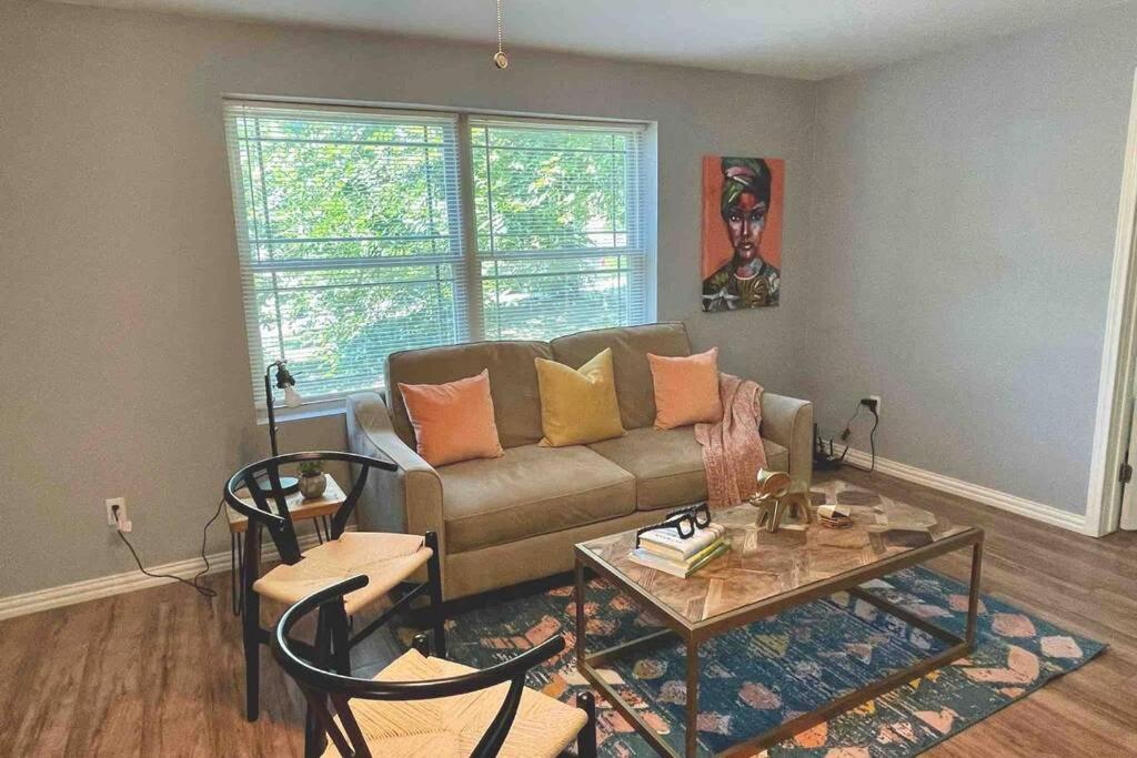 **Min Frm Dwntwn Fort Worth*Modern*Cozy*Townhome** Екстериор снимка